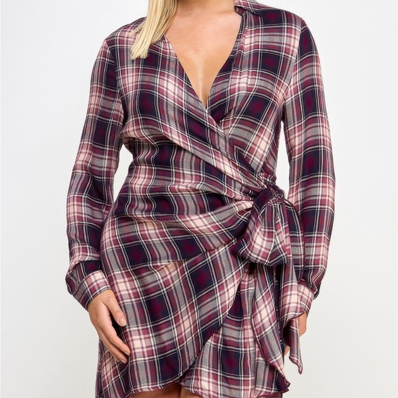 Shannel’s Closet Dresses & Skirts - Long Sleeve Plaid Side Tie Dress